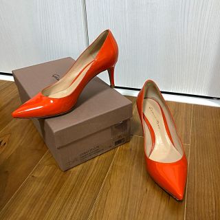 ジャンヴィットロッシ(Gianvito Rossi)のsayo様専用　ジャンビトロッシ　オレンジパテントパンプス　35half(ハイヒール/パンプス)