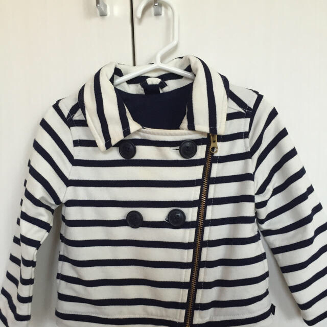 GAP Kids(ギャップキッズ)のGapのボーダージャケット キッズ/ベビー/マタニティのキッズ服女の子用(90cm~)(ジャケット/上着)の商品写真