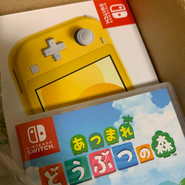 Switch lite イエロー　どうぶつの森ソフトセット