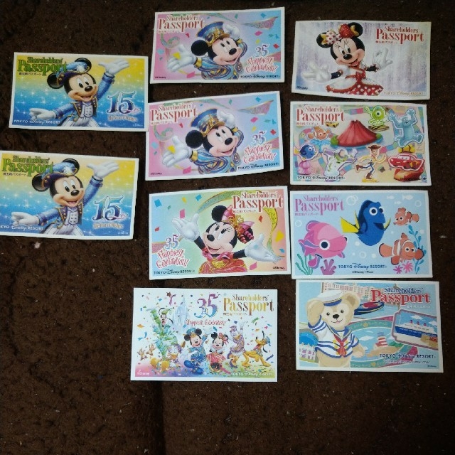Disney(ディズニー)の【使用済み】ディズニー　株主用パスポート　 チケットの施設利用券(遊園地/テーマパーク)の商品写真