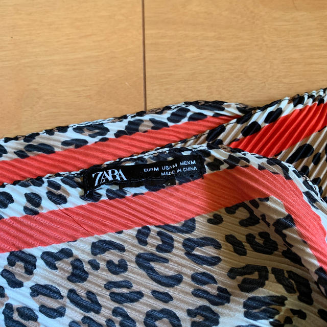 ZARA(ザラ)のスカーフ レディースのファッション小物(バンダナ/スカーフ)の商品写真