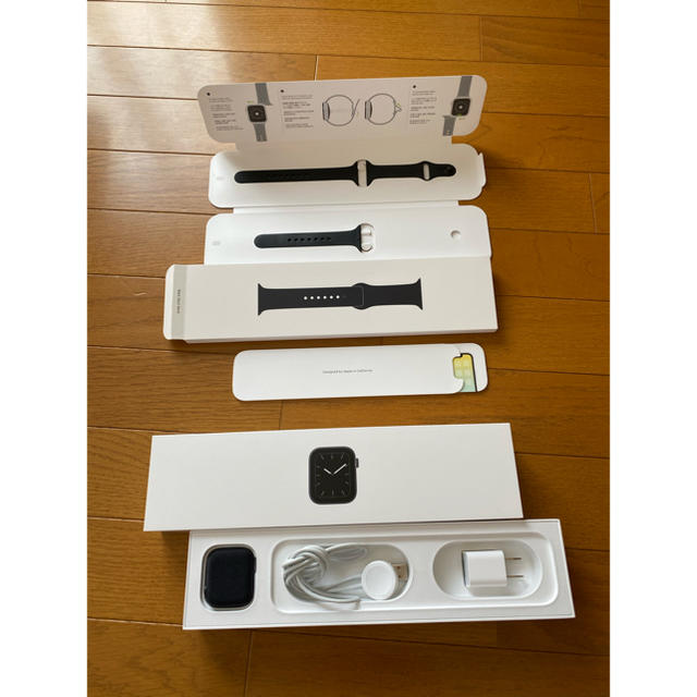 Apple Watch Series 5 GPSモデルアルミニウムスポーツバンド