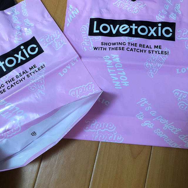 lovetoxic(ラブトキシック)のLovetoxic ラブトキ♡ミニ ショッパー  袋 ２枚セット レディースのバッグ(ショップ袋)の商品写真