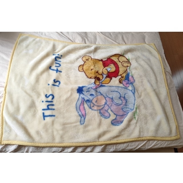 くまのプーさん(クマノプーサン)の子供用 毛布 （プーさん） キッズ/ベビー/マタニティの寝具/家具(毛布)の商品写真