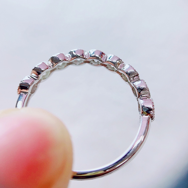★0.55ct★✨ミル打ちダイヤモンドK18WGエタニティリング指輪12号 レディースのアクセサリー(リング(指輪))の商品写真