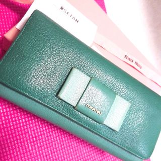 ミュウミュウ(miumiu)のmiumiu 長財布(財布)