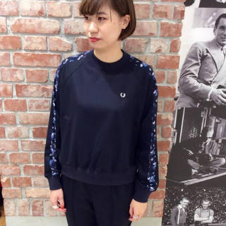 フレッドペリー(FRED PERRY)の【美品】【専用商品】FRED PERRY リバティ コラボ スウェット(トレーナー/スウェット)