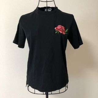 ローズ刺繍Tシャツ(Tシャツ(半袖/袖なし))