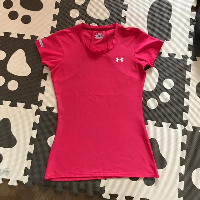 UNDER ARMOUR(アンダーアーマー)のアンダーアーマー💕レディース テニストップス💕 スポーツ/アウトドアのテニス(ウェア)の商品写真