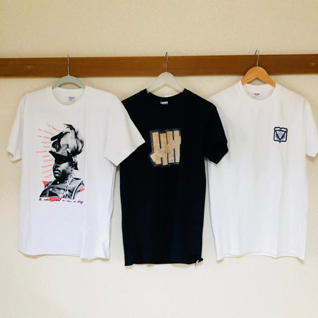 UNDEFEATED(アンディフィーテッド)のUNDEFEATED Tシャツ 3着 セット メンズのトップス(Tシャツ/カットソー(半袖/袖なし))の商品写真