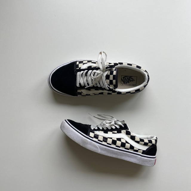 VANS(ヴァンズ)のVANS チェッカー　オールドスクール　27.0 メンズの靴/シューズ(スニーカー)の商品写真