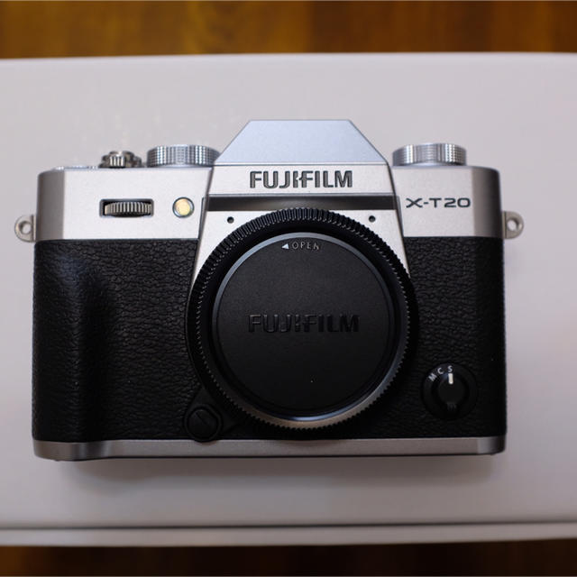 売れ筋がひ新作！ 富士フイルム - FUJI X-T20 レンズキット XF18-55mm