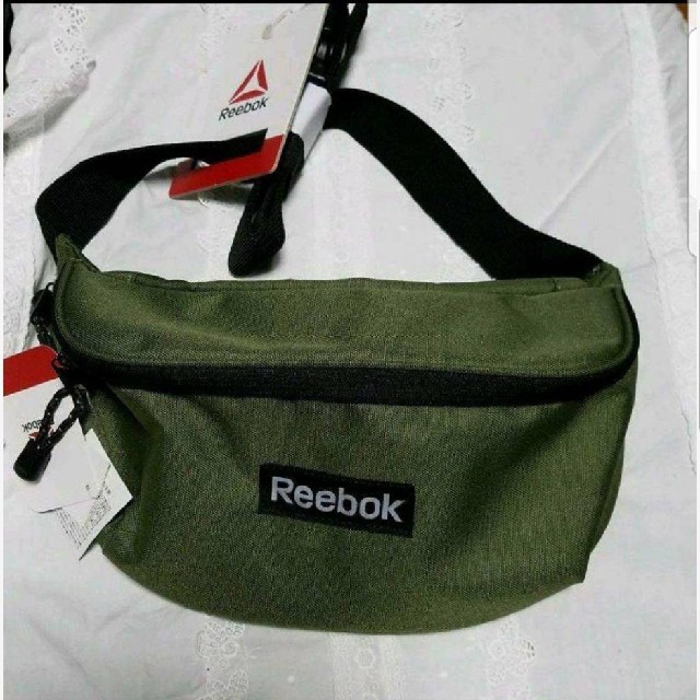 しまむら(シマムラ)のReebok　ウエストバック レディースのバッグ(ボディバッグ/ウエストポーチ)の商品写真