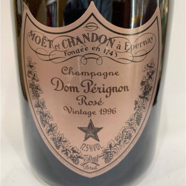 Dom Pérignon(ドンペリニヨン)の超希少！1996ヴィンテージ　ドン・ペリニヨン　ロゼ　ドンペリロゼ　ピンドン 食品/飲料/酒の酒(シャンパン/スパークリングワイン)の商品写真