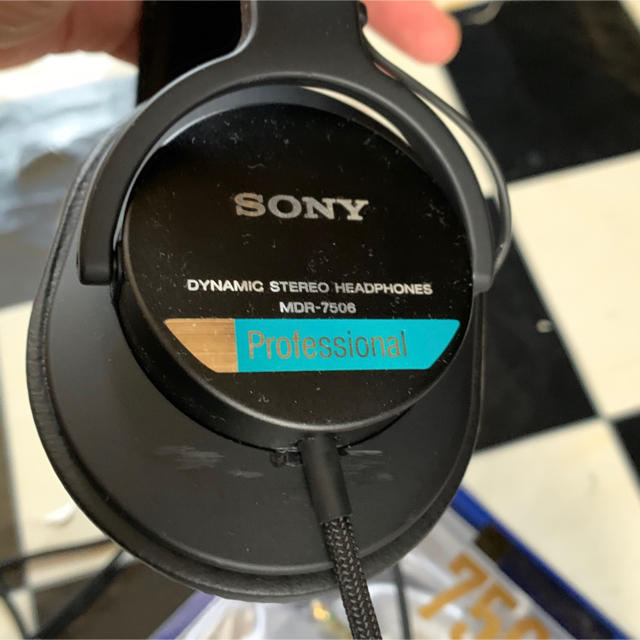 SONY(ソニー)の改造済み mdr-7506 sony モニター用ヘッドホン スマホ/家電/カメラのオーディオ機器(ヘッドフォン/イヤフォン)の商品写真