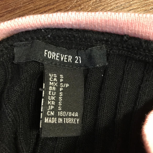 FOREVER 21(フォーエバートゥエンティーワン)の半袖サマーセーター レディースのトップス(ニット/セーター)の商品写真