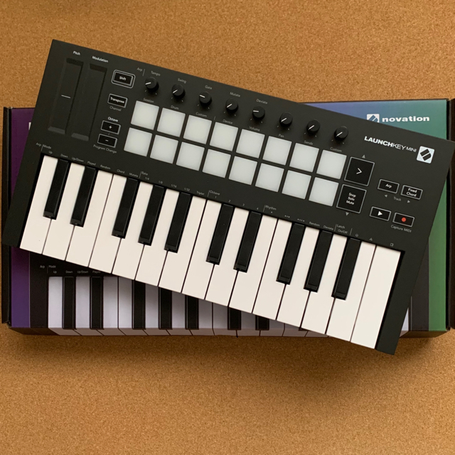 NOVATION ( ノベーション ) Launchkey Mini MK3の通販 by moru｜ラクマ