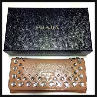 プラダ(PRADA)のPRADA＊二つ折り長財布(財布)