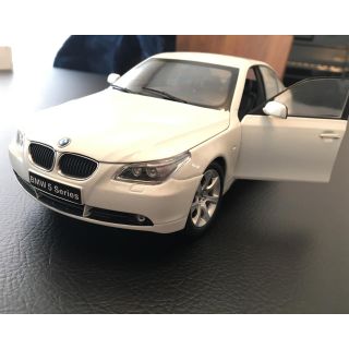 ビーエムダブリュー(BMW)のBMW■545i■1/18スケール■kyosho■オートアート■未使用品(ミニカー)