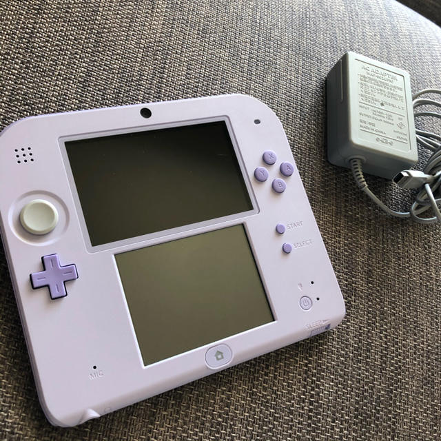 ニンテンドー2DS(ニンテンドー2DS)の1128様専用 2DS ラベンダー エンタメ/ホビーのゲームソフト/ゲーム機本体(携帯用ゲーム機本体)の商品写真