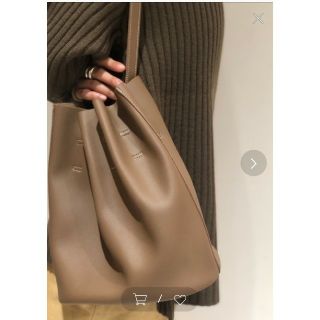 トゥデイフル(TODAYFUL)のTODAYFUL 完売品 今季ステッチギャザーバッグ モカ(ショルダーバッグ)