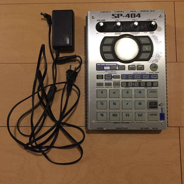 Roland SP-404 サンプラー