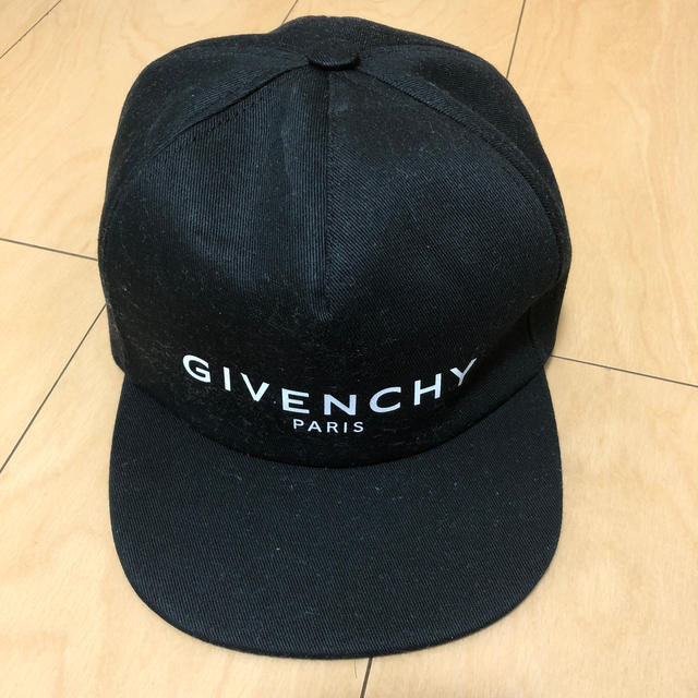 帽子値下げしました。GIVENCHY キャップ