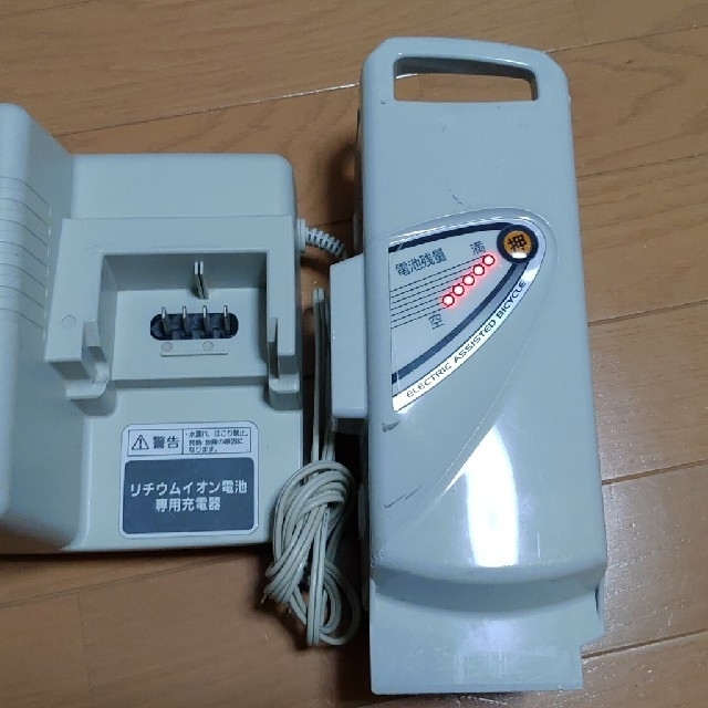 美品 Panasonic NKJ033B 充電器