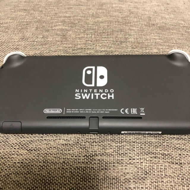 Nintendo Switch(ニンテンドースイッチ)のNintendoSwitch lite あつまれどうぶつの森含むソフト5点セット エンタメ/ホビーのゲームソフト/ゲーム機本体(携帯用ゲーム機本体)の商品写真