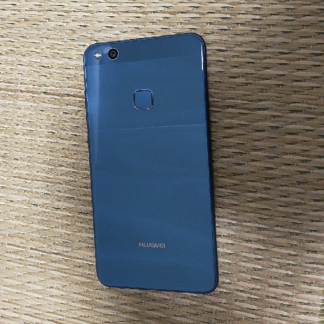 HUAWEI P10 lite　UQモバイル　 おまけ付き スマホ/家電/カメラのスマートフォン/携帯電話(スマートフォン本体)の商品写真