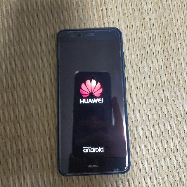 HUAWEI P10 lite　UQモバイル　 おまけ付き スマホ/家電/カメラのスマートフォン/携帯電話(スマートフォン本体)の商品写真