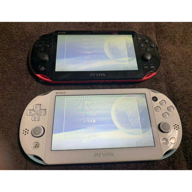 PlayStation Vita(プレイステーションヴィータ)のvita 2台　セット　送料無料 エンタメ/ホビーのゲームソフト/ゲーム機本体(携帯用ゲーム機本体)の商品写真