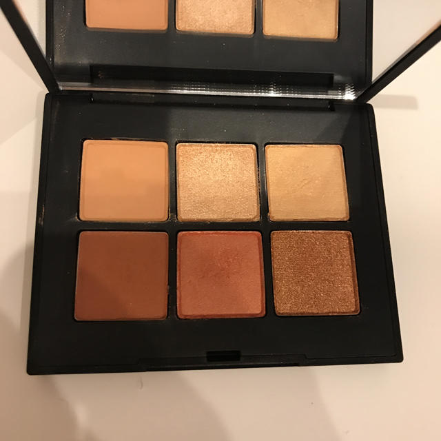 NARS　ヴォワヤジュール　アイシャドーパレット