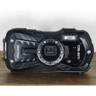 リコー(RICOH)のRICOH WG-50 黒 水深14m防水(コンパクトデジタルカメラ)