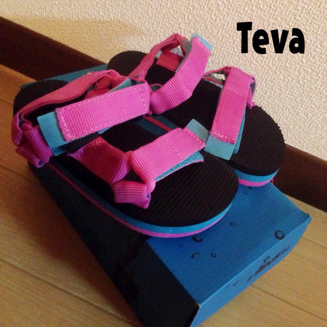 Teva(テバ)のテバサンダル♡ キッズ/ベビー/マタニティのキッズ靴/シューズ(15cm~)(サンダル)の商品写真