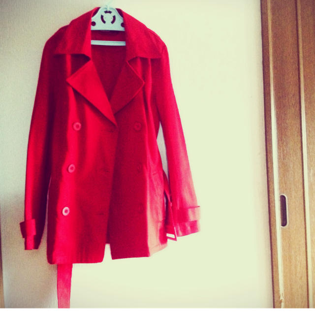 値下げ 真っ赤なコート レディースのジャケット/アウター(トレンチコート)の商品写真