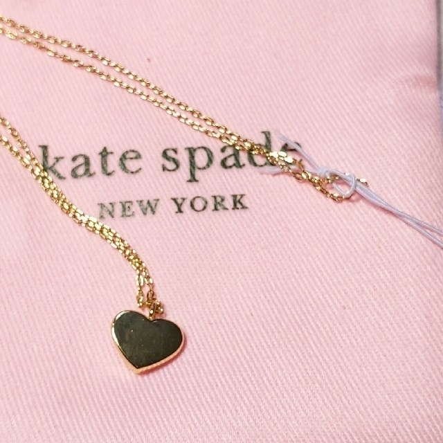 kate spade new york(ケイトスペードニューヨーク)の【新品】kate spade ケイトスペード  ネックレス　レッドマルチ レディースのアクセサリー(ネックレス)の商品写真