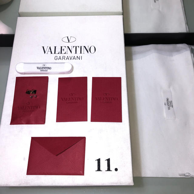 VALENTINO(ヴァレンティノ)のバレンチノ　靴　スニーカー　正規品 レディースの靴/シューズ(スニーカー)の商品写真