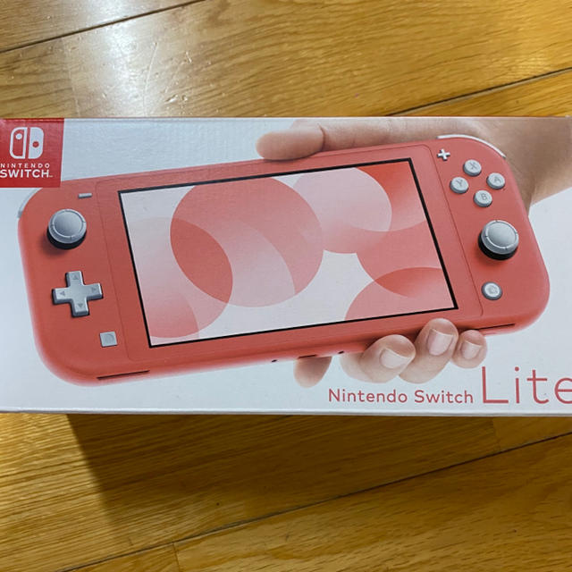 NINTENDO Switch ライト　コーラル