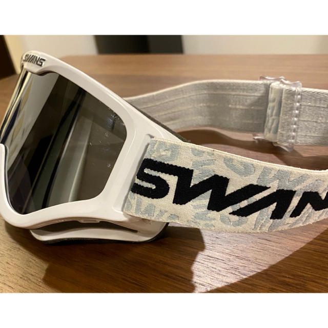 SWANS(スワンズ)のSWANS スワンズミラーレンズ　ゴーグル スポーツ/アウトドアのスノーボード(アクセサリー)の商品写真