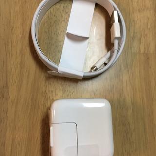 アップル(Apple)のApple純正品　ACアダプター・ケーブル(バッテリー/充電器)
