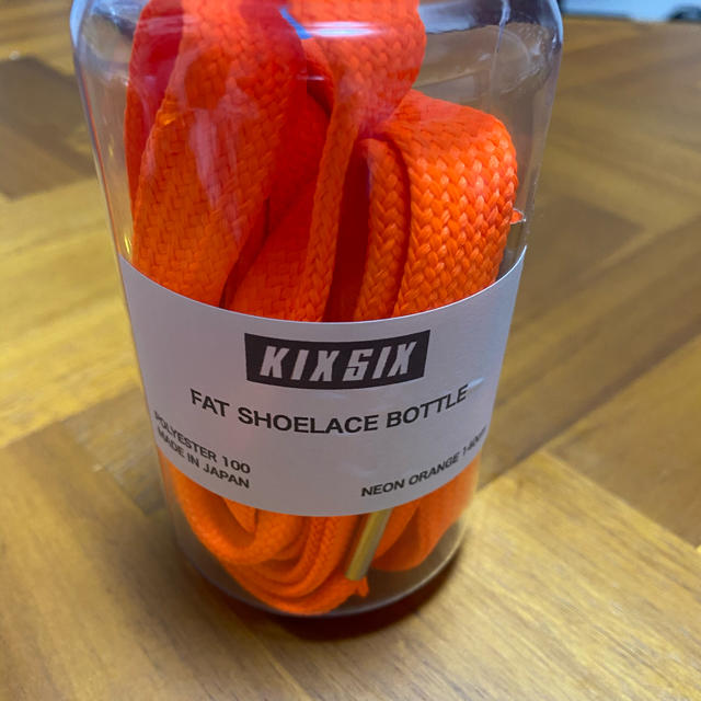 NIKE(ナイキ)のFAT SHOELACE BOTTLE(NEON ORANGE/silver) メンズのファッション小物(その他)の商品写真