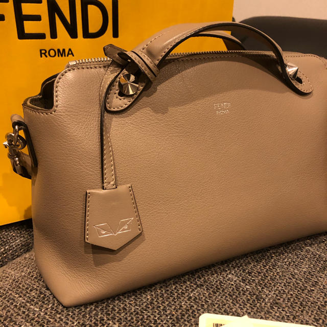 FENDI(フェンディ)のフェンディ  バイザウェイ　ベージュ美品 レディースのバッグ(ショルダーバッグ)の商品写真