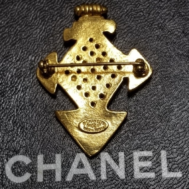 CHANEL(シャネル)のミル様専用ご予約商品 レディースのアクセサリー(ブローチ/コサージュ)の商品写真