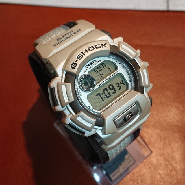 G-SHOCK(ジーショック)の【CREW様専用】CASIO G-SHOCK DW-9550 メンズの時計(腕時計(デジタル))の商品写真