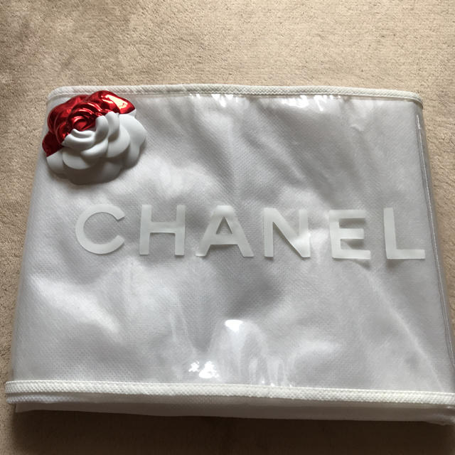 CHANEL(シャネル)のCHANEL❤︎シャネル  ガーメント1枚  白💕 レディースのバッグ(ショップ袋)の商品写真