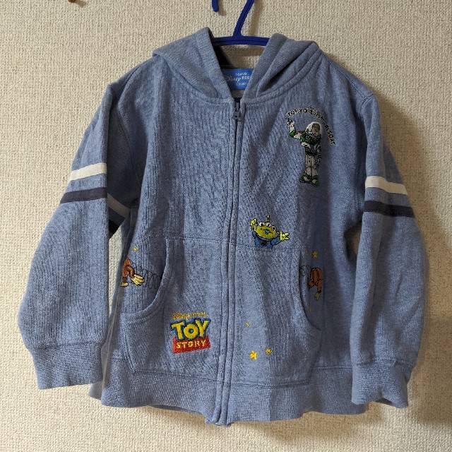 トイ・ストーリー(トイストーリー)のDisney　トイ・ストーリー/100　ジップパーカー キッズ/ベビー/マタニティのキッズ服男の子用(90cm~)(ジャケット/上着)の商品写真