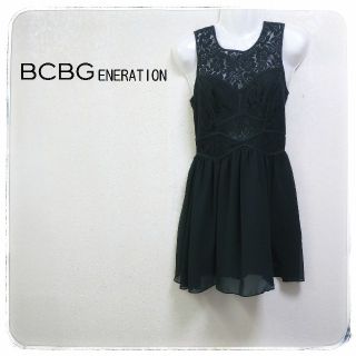 ビーシービージーマックスアズリア(BCBGMAXAZRIA)の【美品】【セレブ人気ブランド❤︎.*】BCBG ワンピース 黒レース  M(ひざ丈ワンピース)