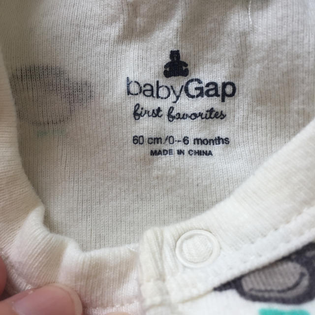 babyGAP(ベビーギャップ)の新生児 ロンパース  babyGAP 2枚おまとめ キッズ/ベビー/マタニティのベビー服(~85cm)(カバーオール)の商品写真