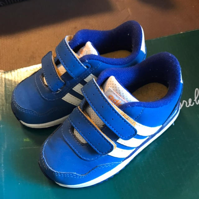 adidas(アディダス)のadidas 子供スニーカー(13cm) キッズ/ベビー/マタニティのベビー靴/シューズ(~14cm)(スニーカー)の商品写真